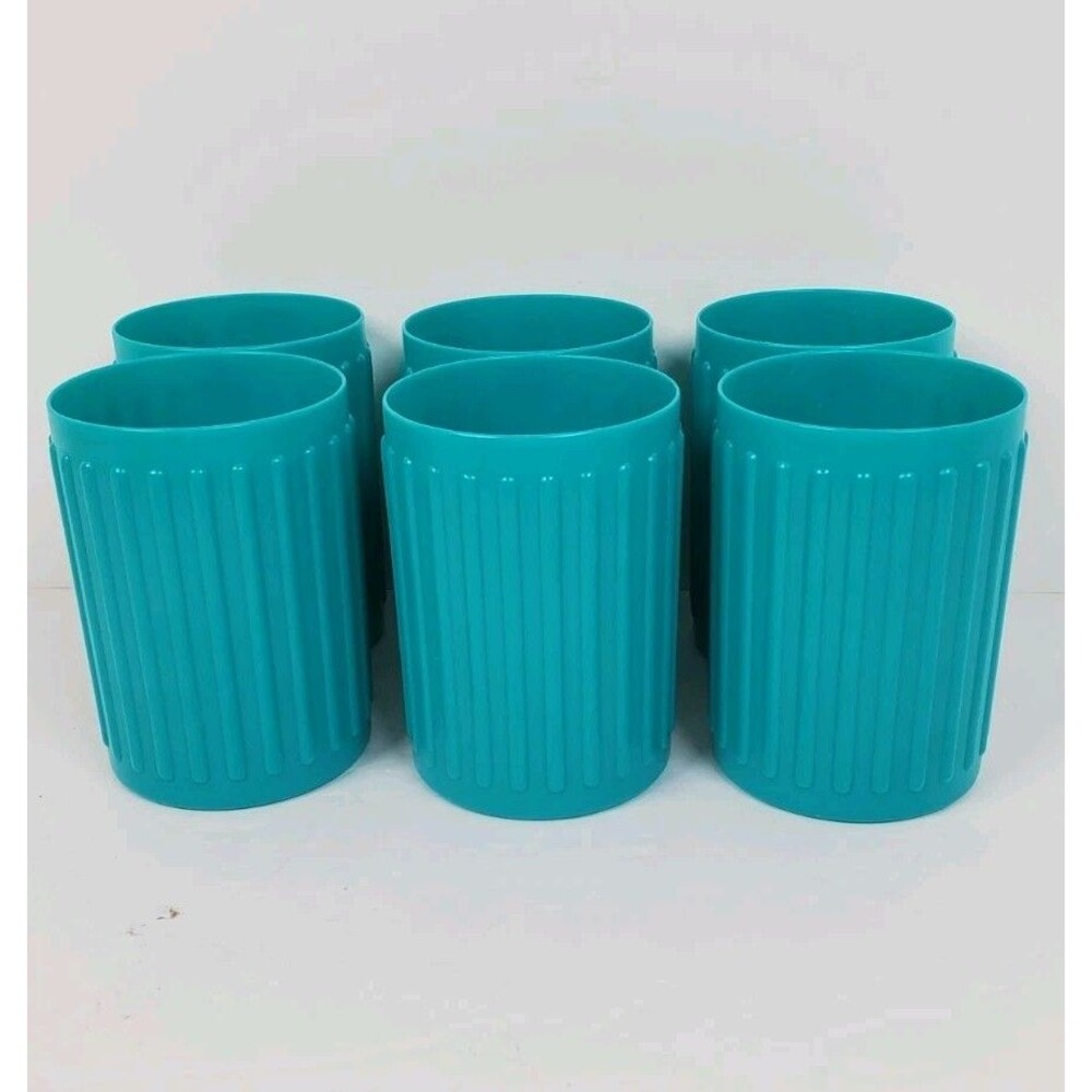 Liars Dice 6 Turquoise Cup 1987 Milton Bradley Replacement Part Only Blue Green